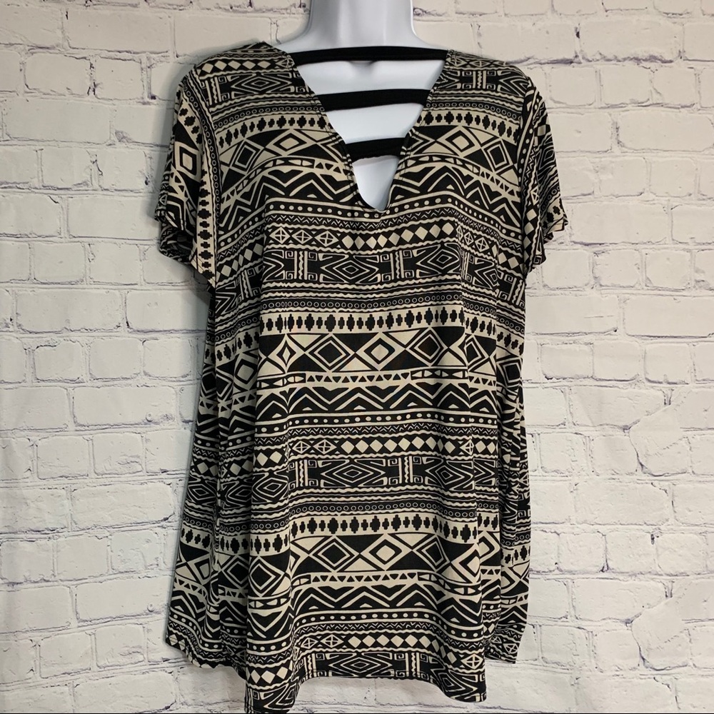Black & White Aztec Tribal Print Top